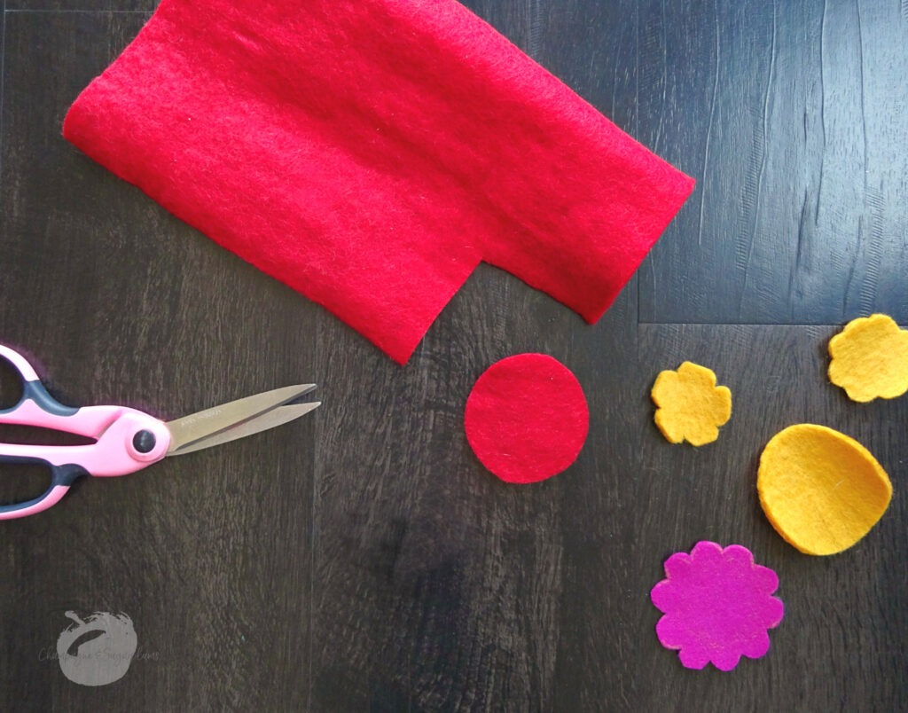 How to cut out felt flowers by Champagne and Sugarplums