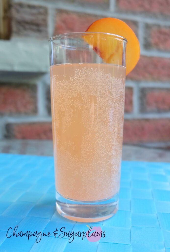 Bubbly Peach Moscato Cocktail 
