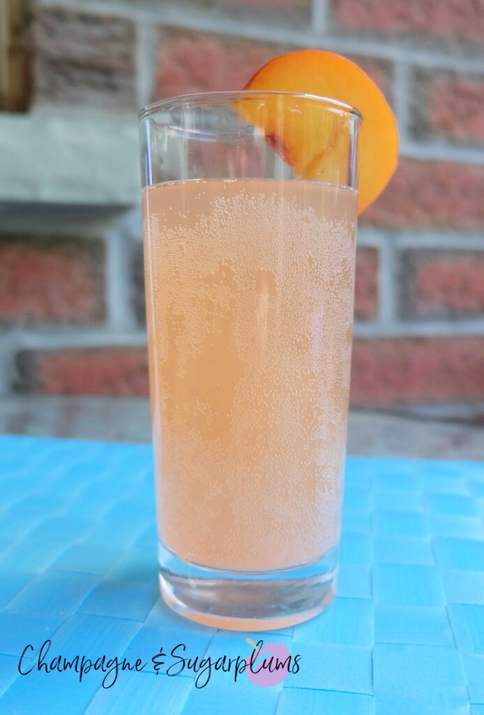 Bubbly Peach Moscato Cocktail