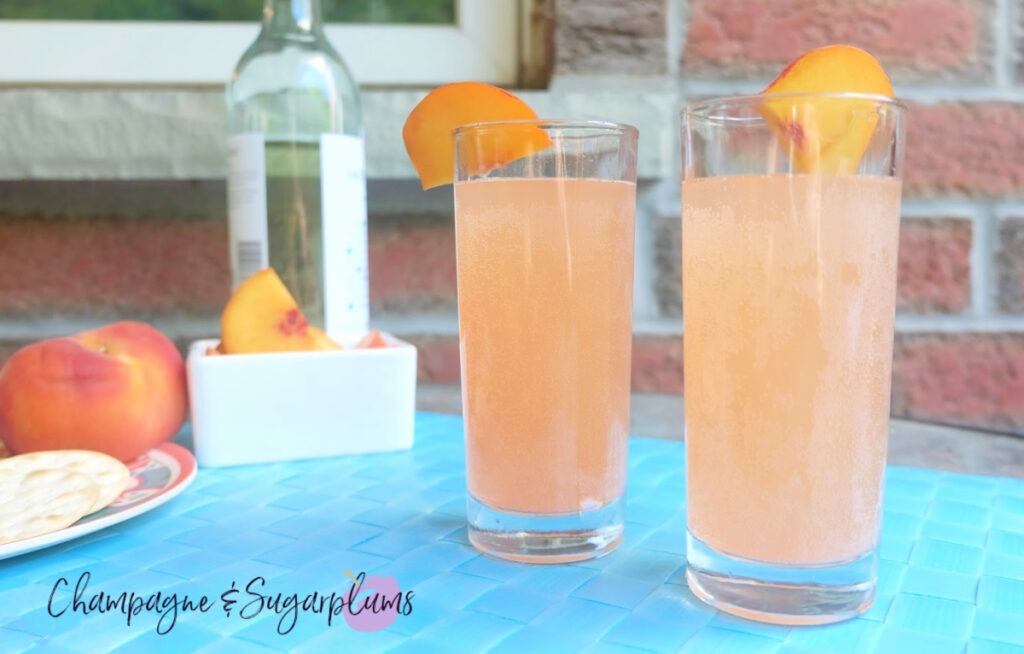 Summer Peach Moscato Cocktail Recipe for the Long Weekend