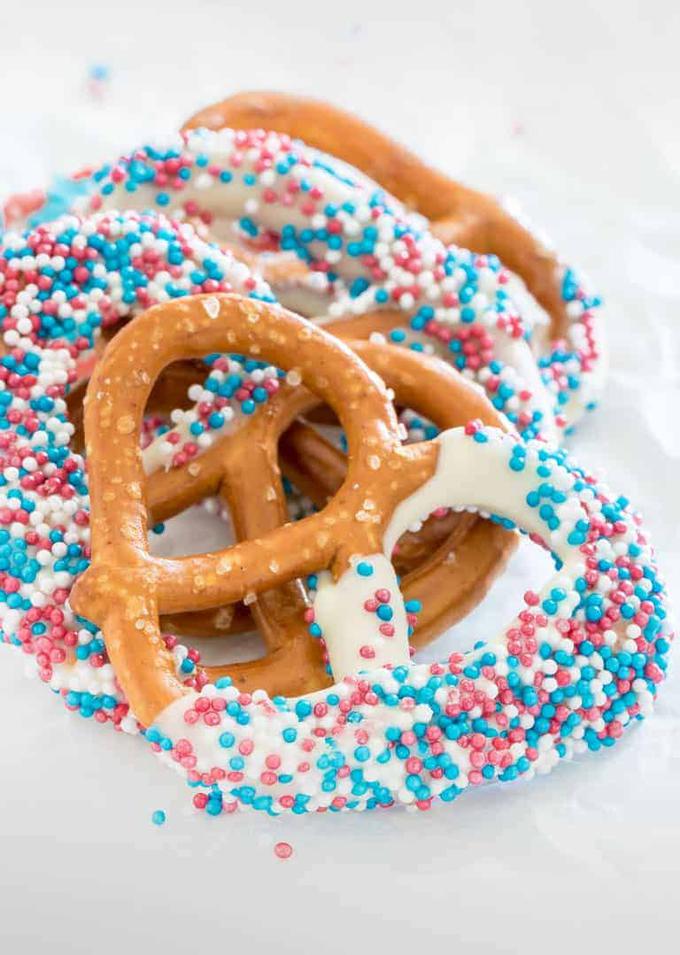 Chocolate Covered Pretzels Recipe + Tutorial - Recipes From a Pantry