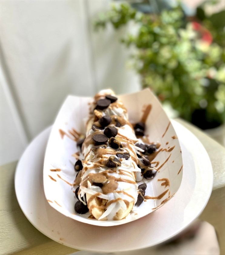 Clean & Healthy Banana Split Boats - A Hundred Affections