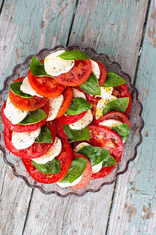 Tomato, Basil and Mozzarella Salad - Sidewalk Shoes