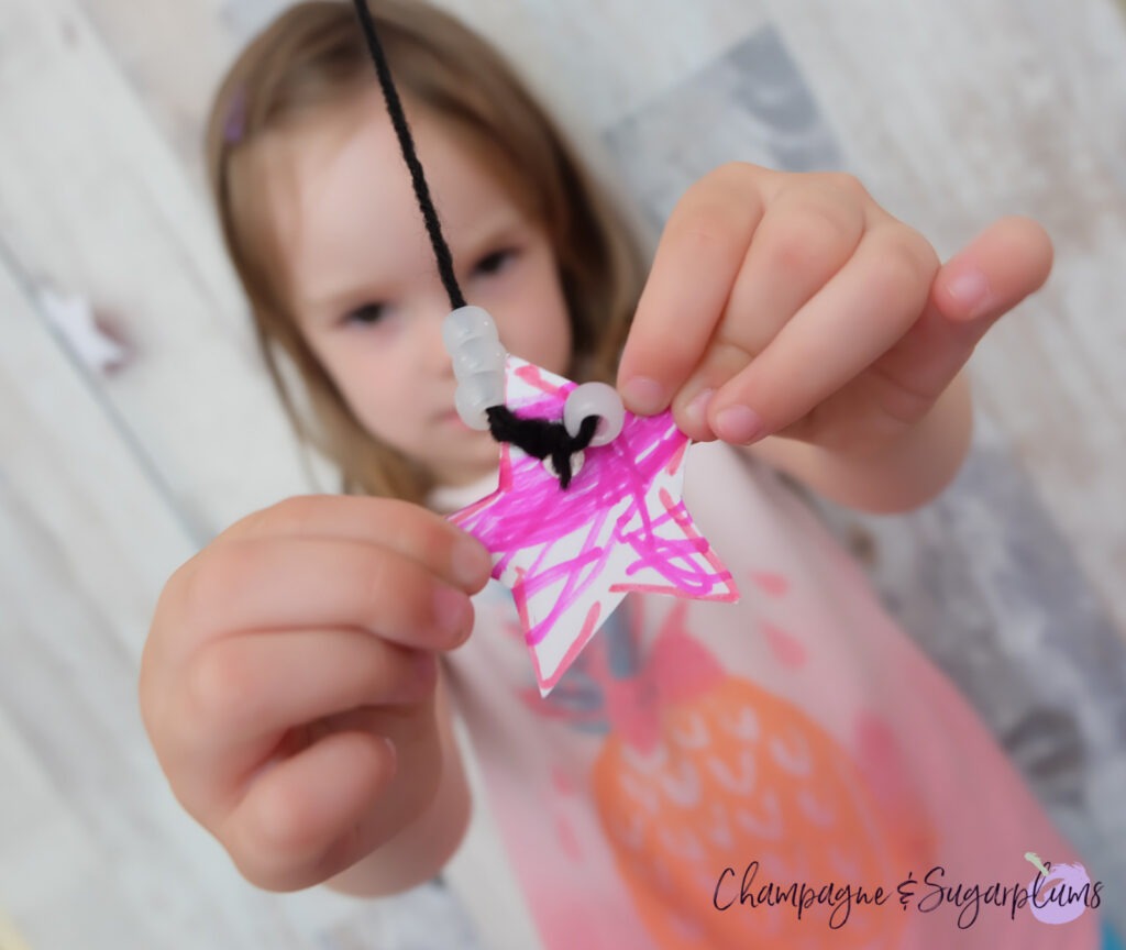 Shooting Star New Year's Eve Kids Craft by Champagne and Sugarplums