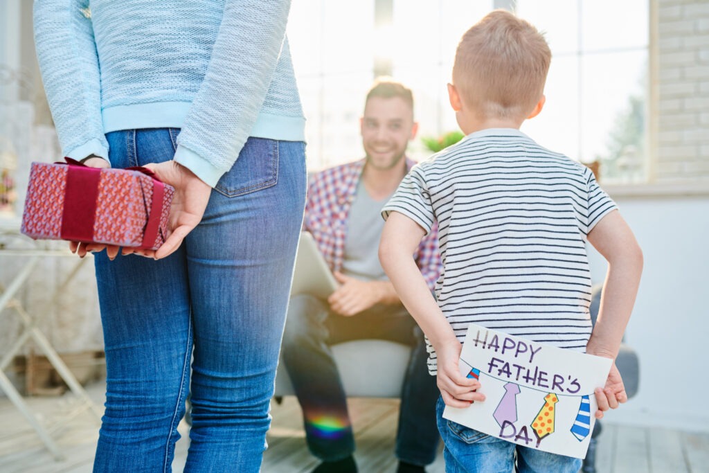 Fun Father's Day Crafts That Kids Can Make by Champagne and Sugarplums