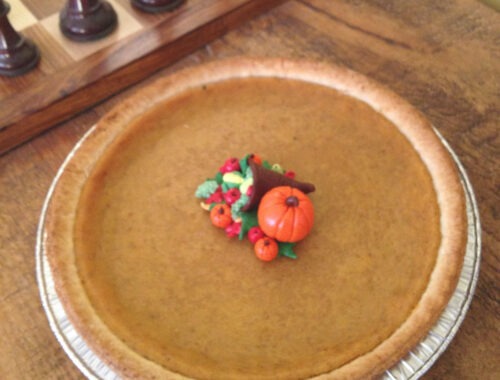 Cute thanksgiving topper and table decoration