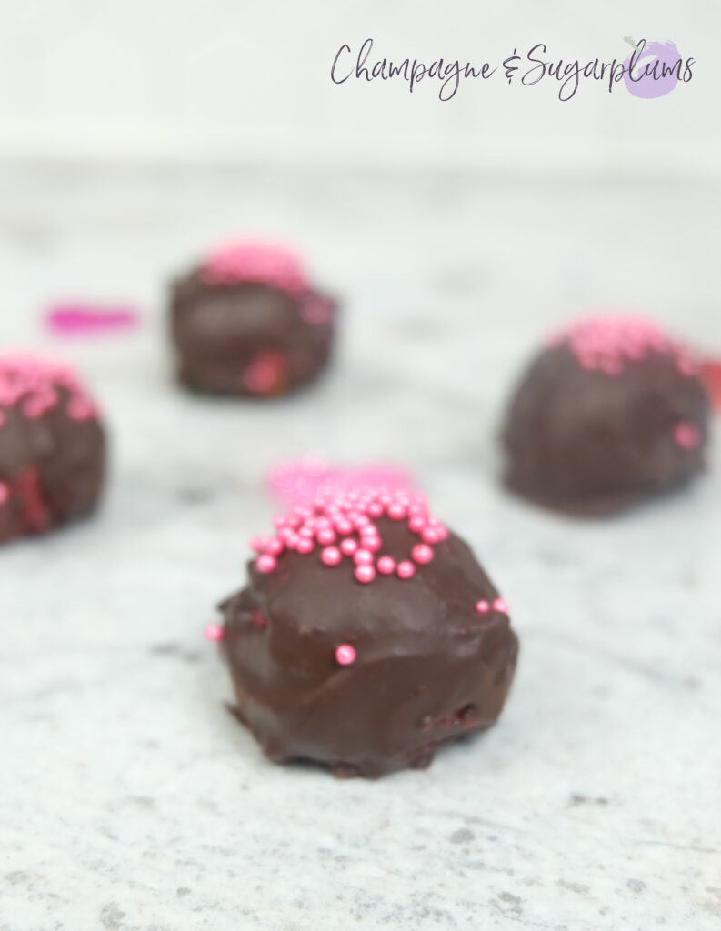 Easy No-Bake Valentine's Truffles by Champagne and Sugarplums