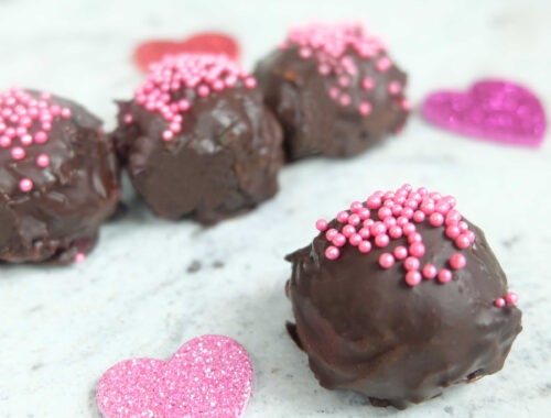 Easy No-Bake Valentine's Truffles by Champagne and Sugarplums