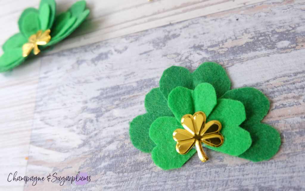 How to Make a Simple Felt Shamrock by Champagne and Sugarplums