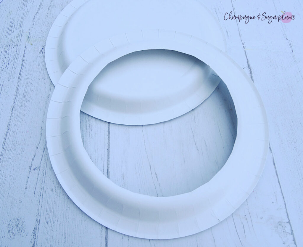 Canada Day Decoration - Paper Plate Wreath by Champagne & Sugarplums